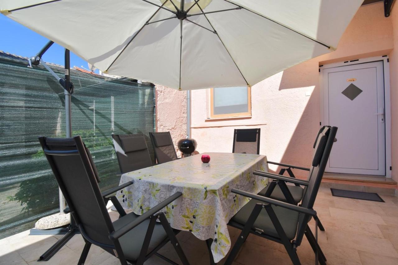 City Centre Apartment With Terrace 2 Pula Exterior foto